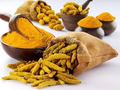 Turmeric roots and powder